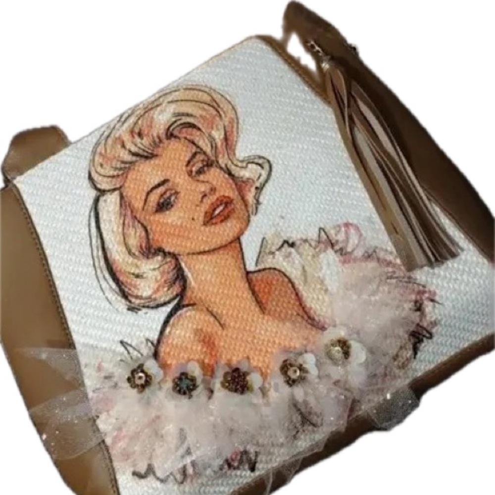 Looking to buy Marilyn Monroe purse